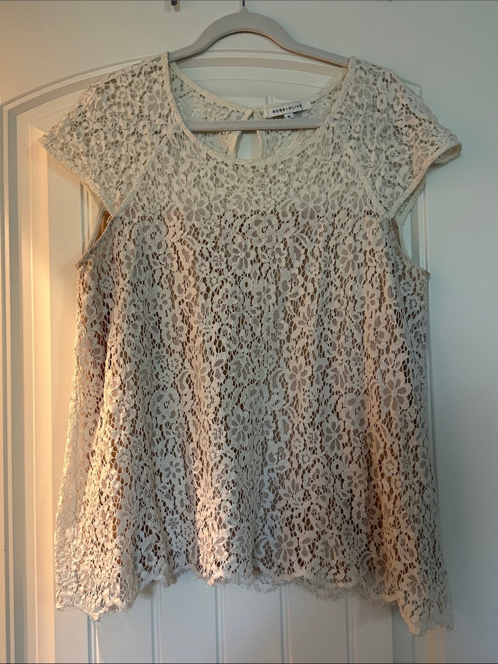 Rose & Olive Ivory Floral Lace Cap-Sleeve Blouse